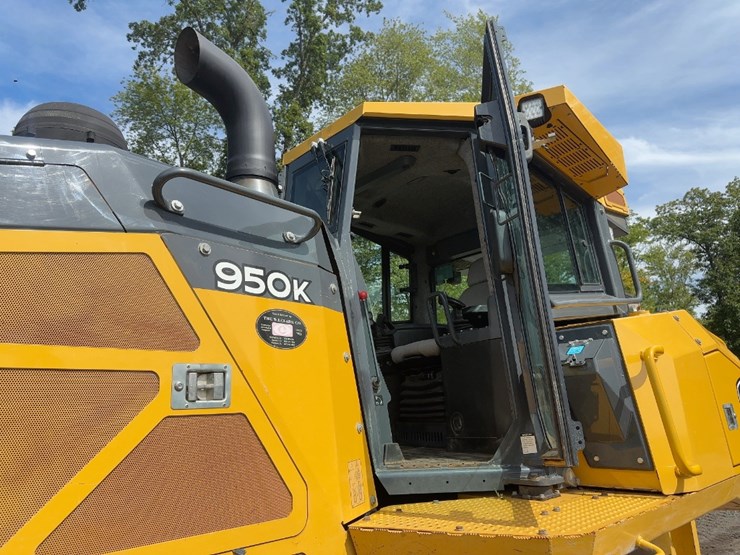 2019-deere-950k-image-57
