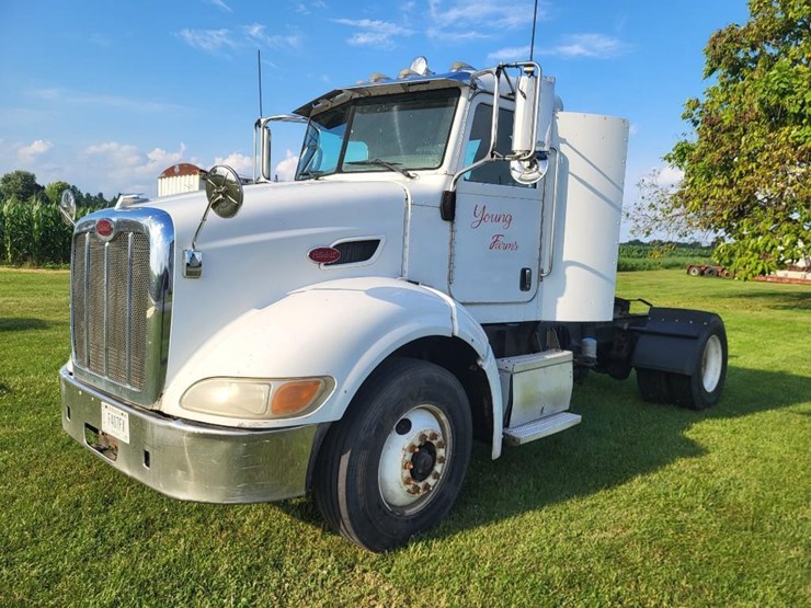 2008-peterbilt-384-image-1