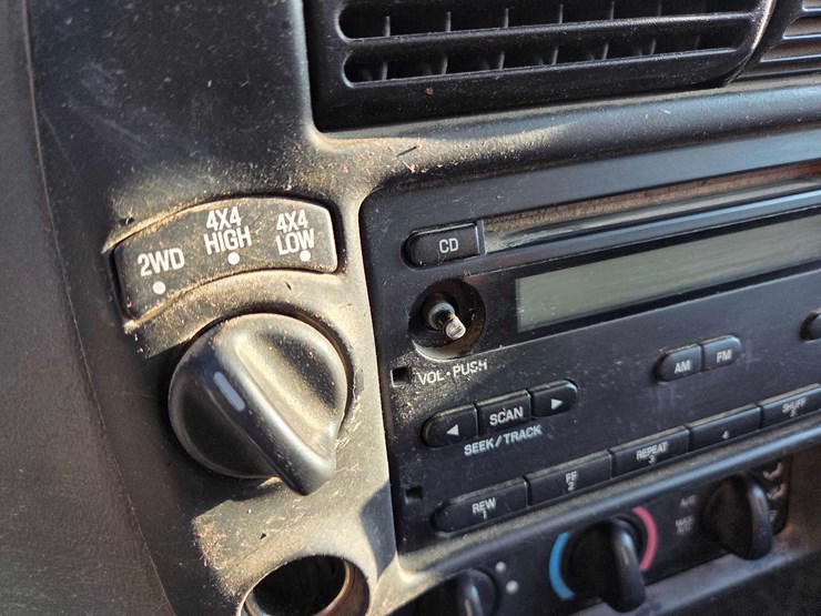 2004-ford-ranger-xlt-image-17