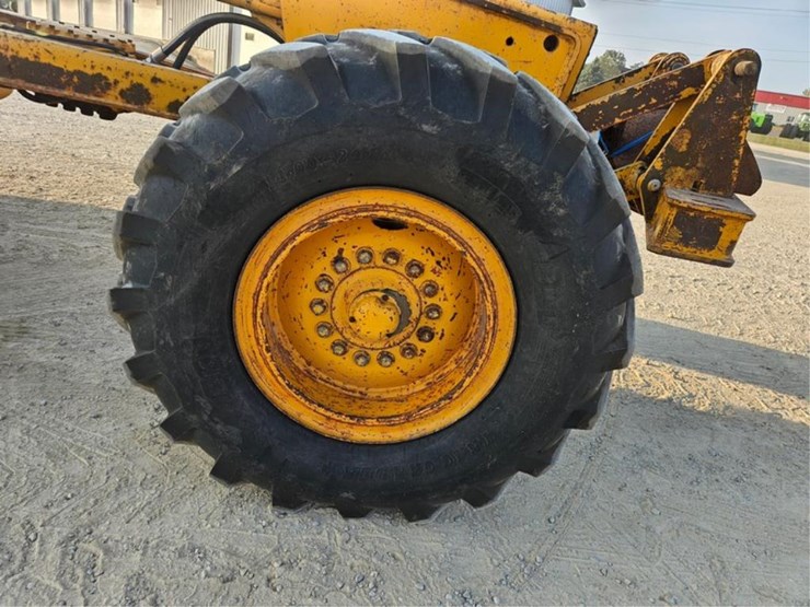 2012-deere-770a-image-54
