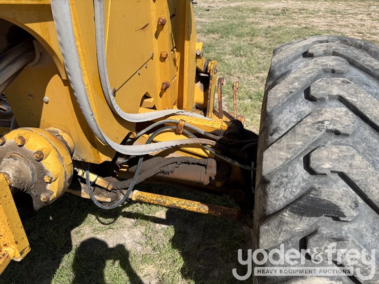 deere-672b-image-23
