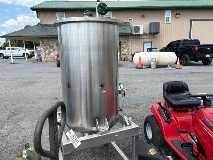 stainless-steel-tank-&-stand-image-5