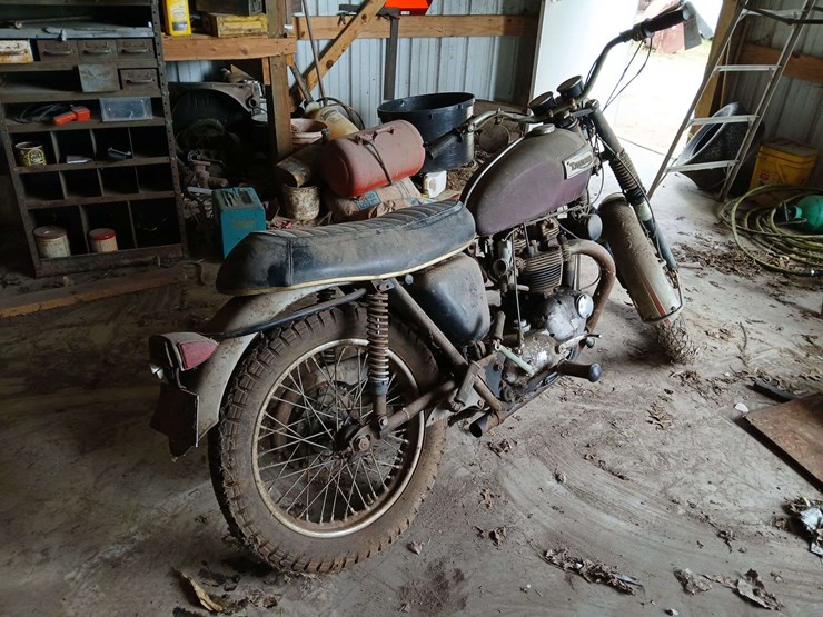 triumph-motorcycle-image-3