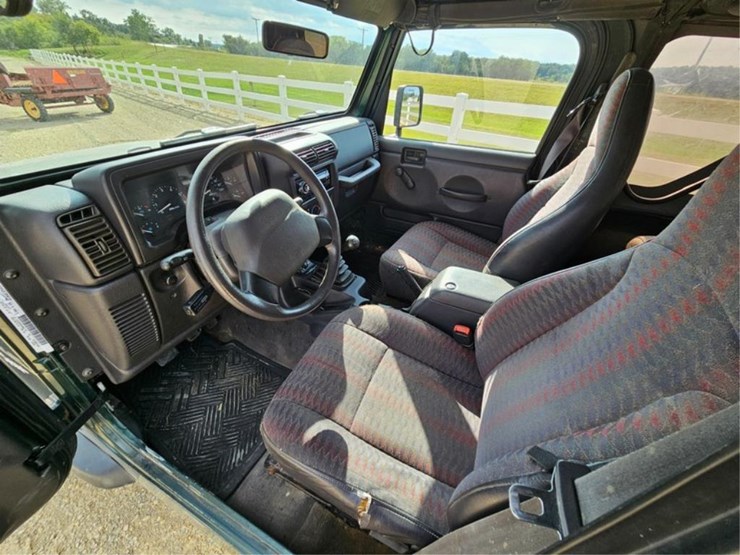 1999-jeep-wrangler-image-19