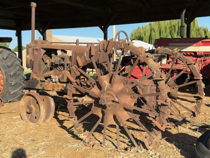 farmall-f-12-image-3