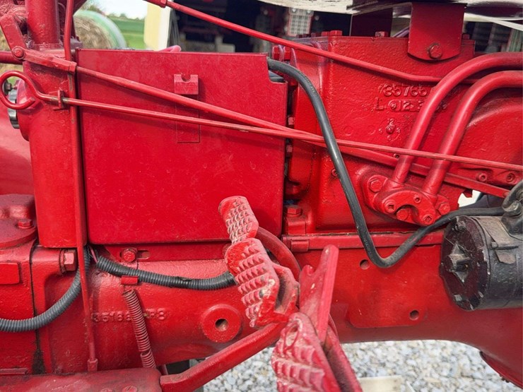 farmall-140-with-belly-mower-image-51