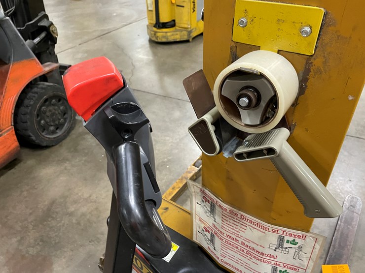 #8014-•-big-joe-electric-walk-behind-forklift-image-5