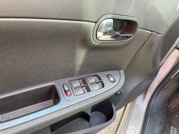 #8006-•-2009-chevy-malibu-car-(with-wi-title)-image-20