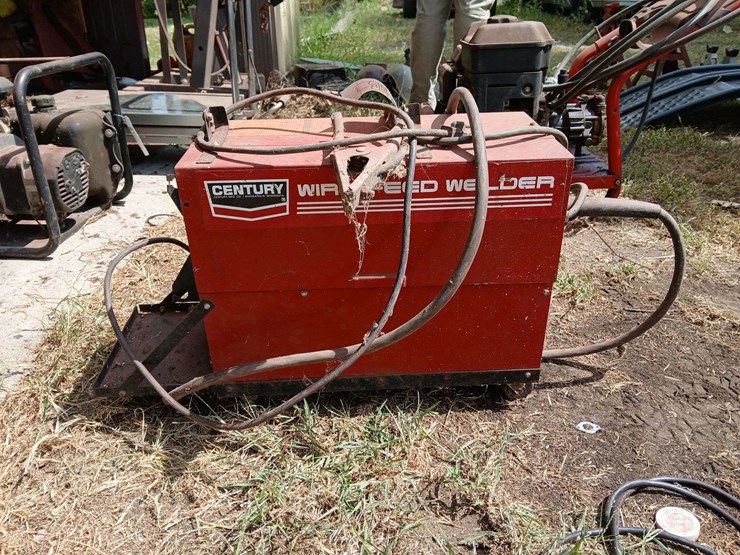 century-wire-welder-image-2