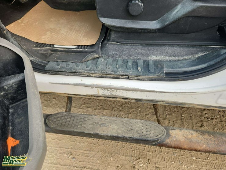 2021-ford-f350-image-39