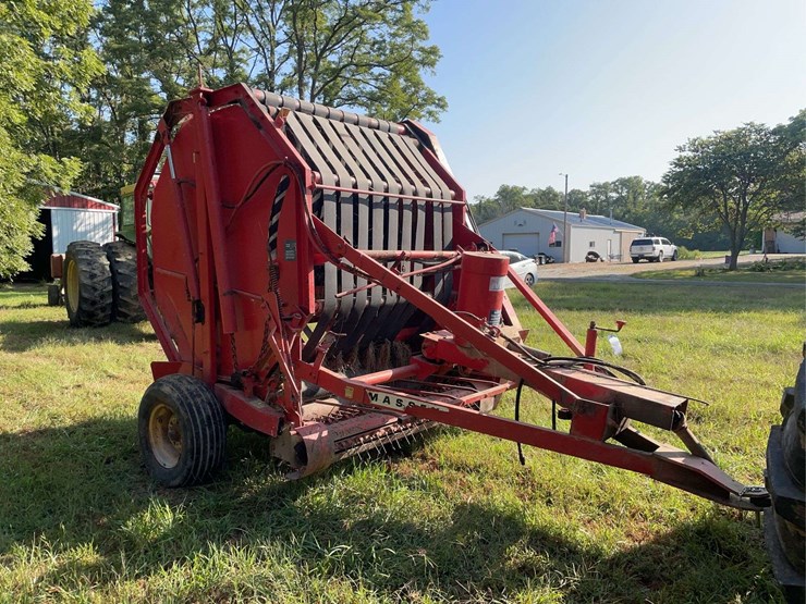 massey-ferguson-560-image-7