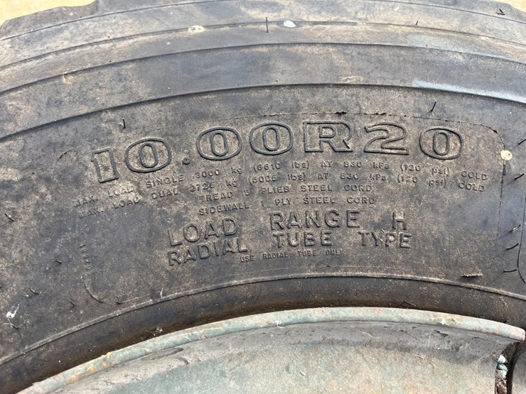 split-rim-truck-tires-like-new-image-4