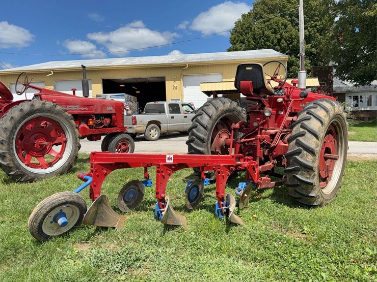 farmall-400-image-4