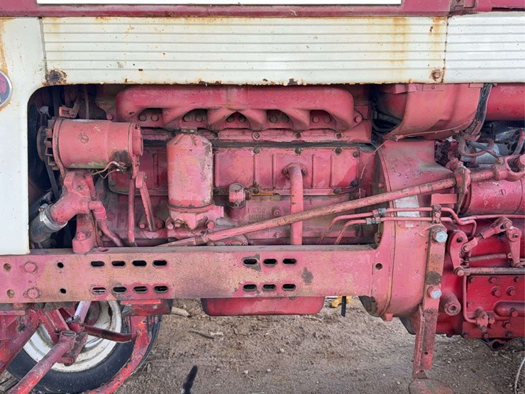 farmall-560-image-60