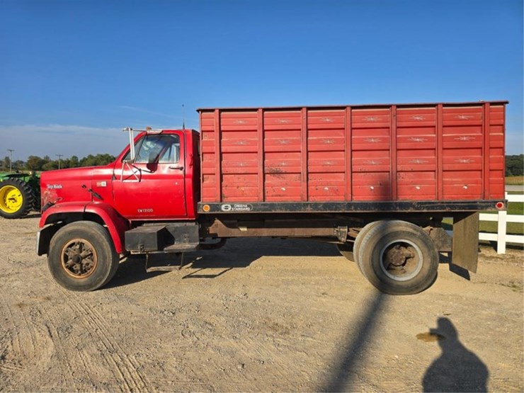 1983-gmc-7000-image-2