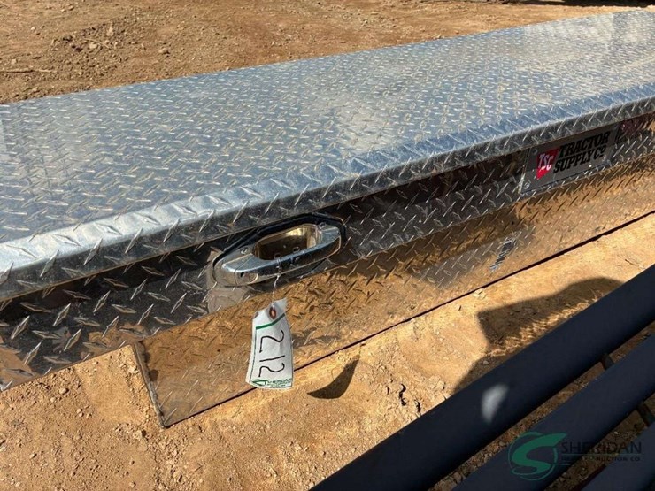 truck-tool-box-and-tailgate-image-2
