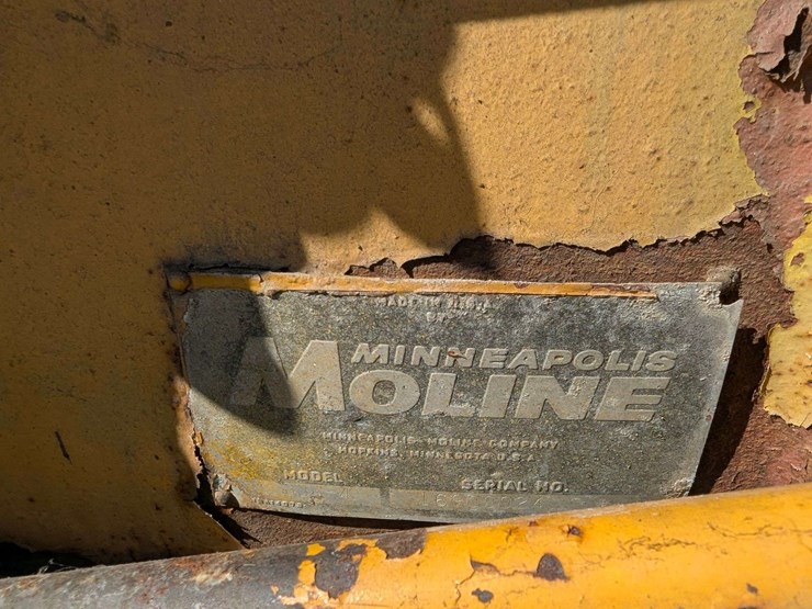 minneapolis-moline-m5-image-11