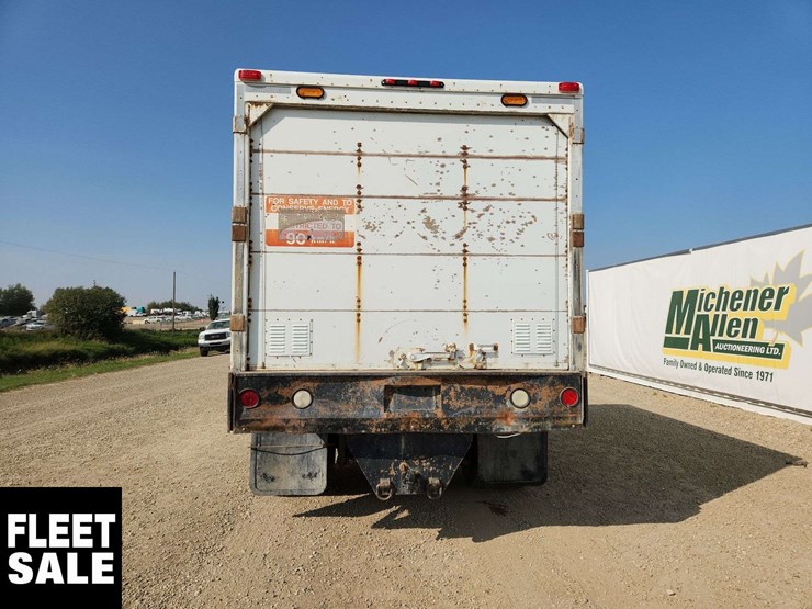 2005-gmc-topkick-c7500-image-21