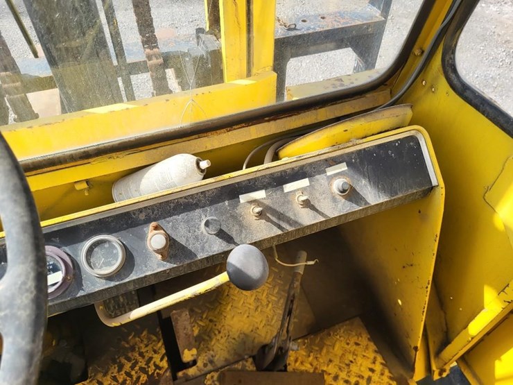 1975-hyster-11-ton-fork-lift-image-29