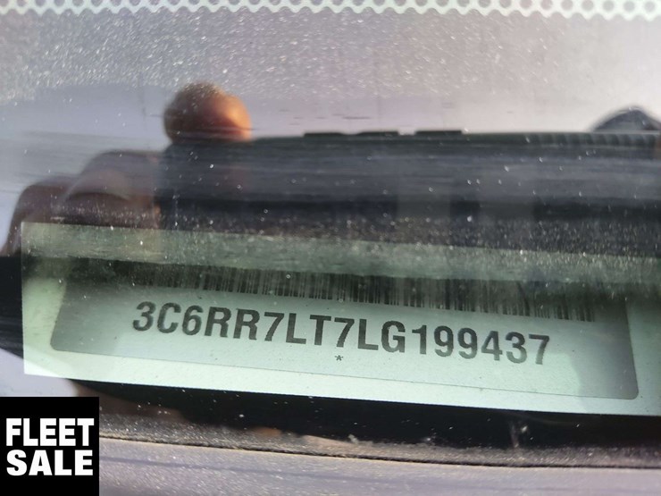 2020-ram-1500-classic-image-6