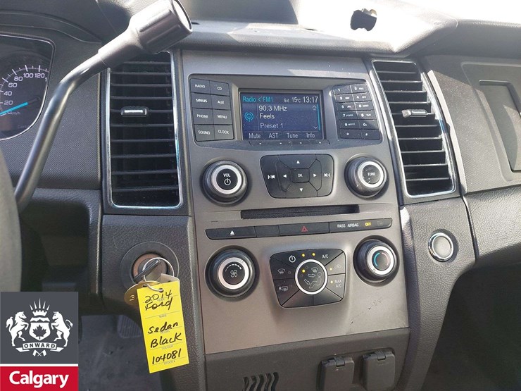 2014-ford-taurus-awd-4dr-sedan-image-10
