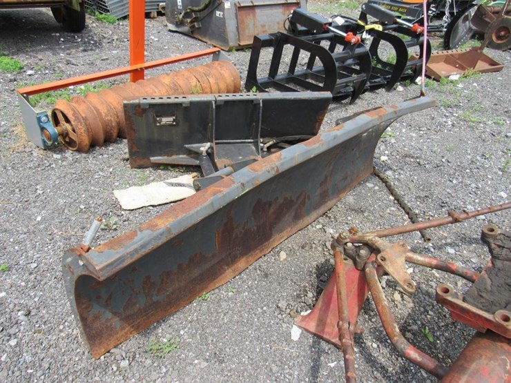 bobcat-72in-skid-steer-snow-plow-image-1