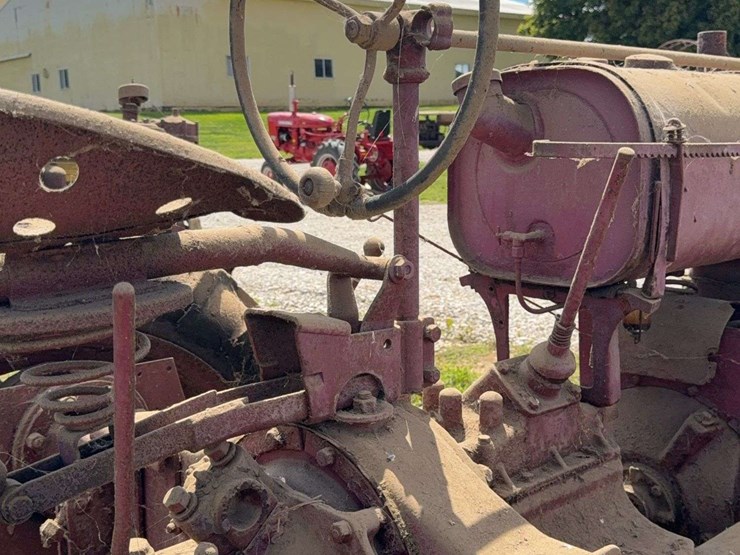 farmall-f-20-image-31