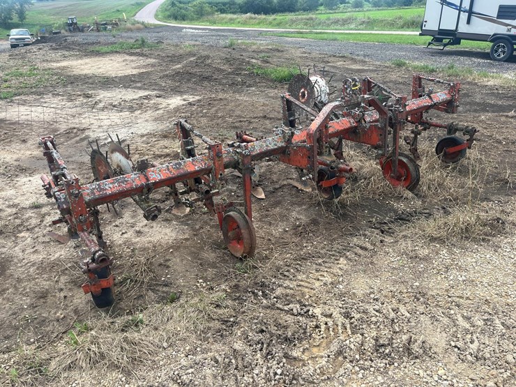 4-row-cultivator-image-1