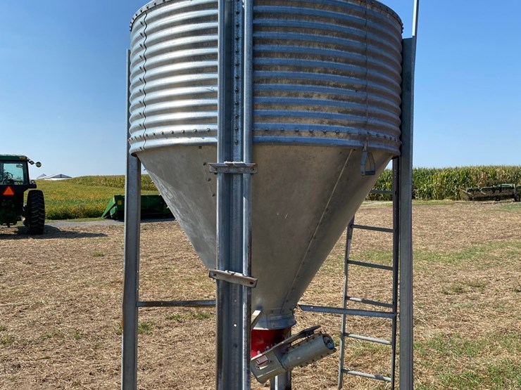 brock-feed-bin-image-2