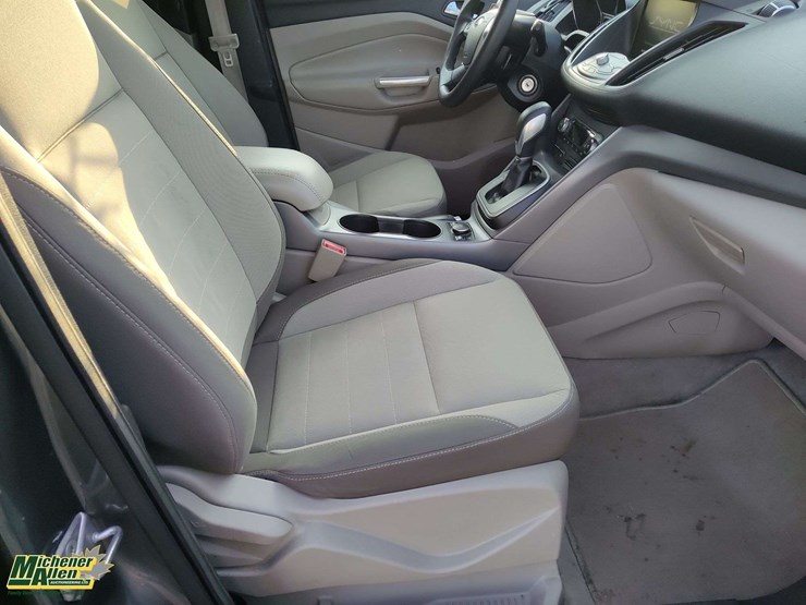 2014-ford-escape-se-image-17