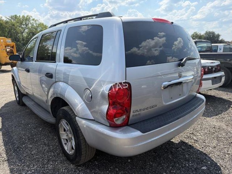 2005-dodge-durango-image-4