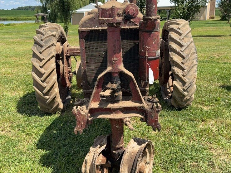 farmall-f-20-image-9