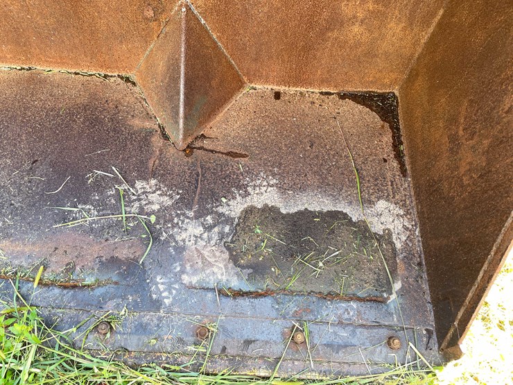 #1149-•-front-loader-bucket-attachment-image-12