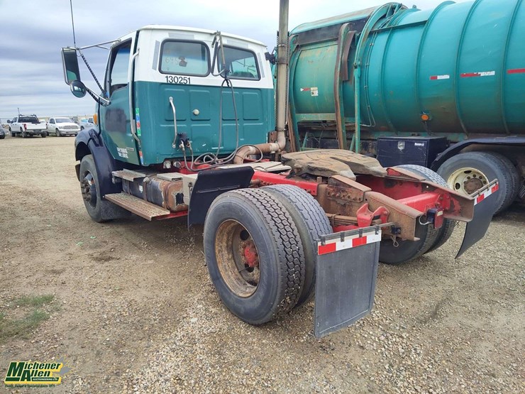 2002-sterling-m7500-acterra-image-3
