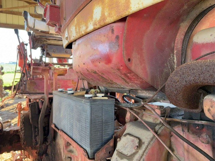farmall-806-image-71