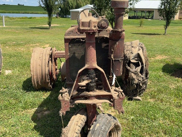 farmall-f-20-image-10