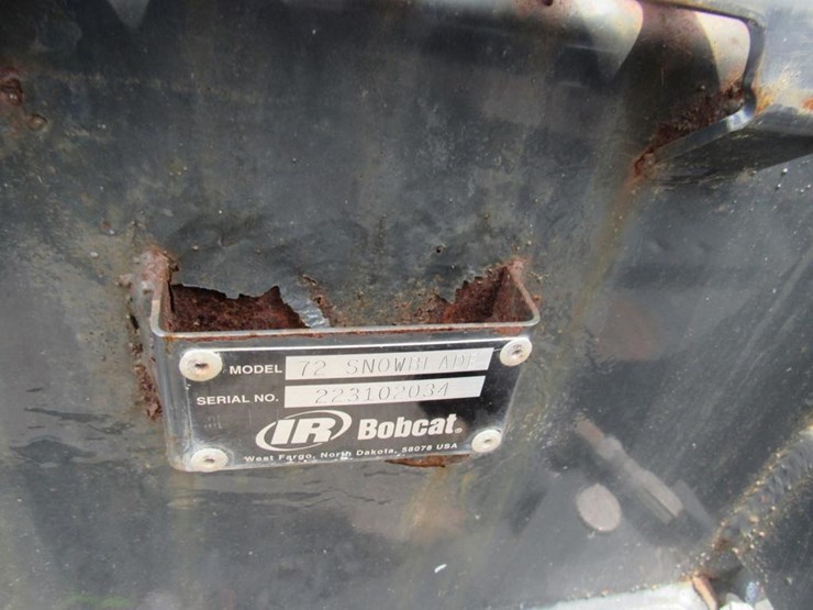 bobcat-72in-skid-steer-snow-plow-image-3