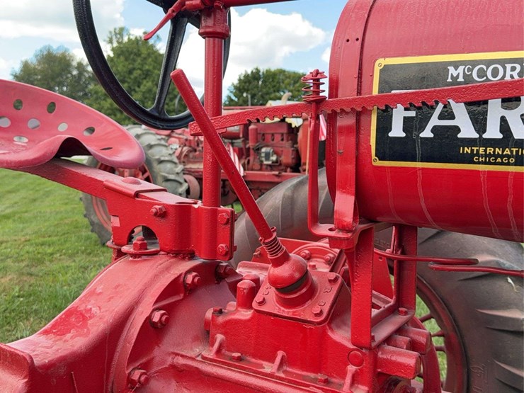 farmall-f-20-image-76