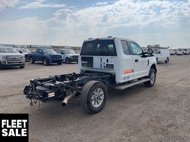 2021-ford-f350-image-3