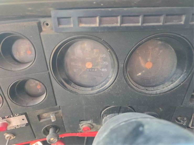 1983-gmc-7000-image-26