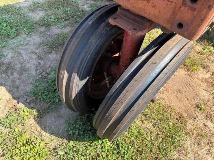farmall-460-tractor-image-13