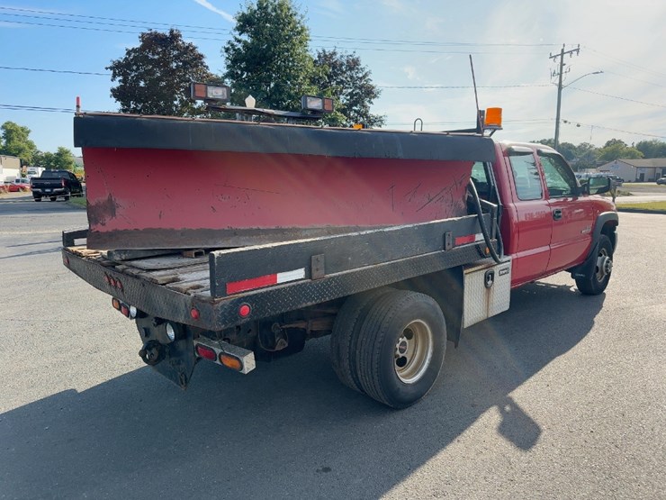 2004-gmc-3500-image-5