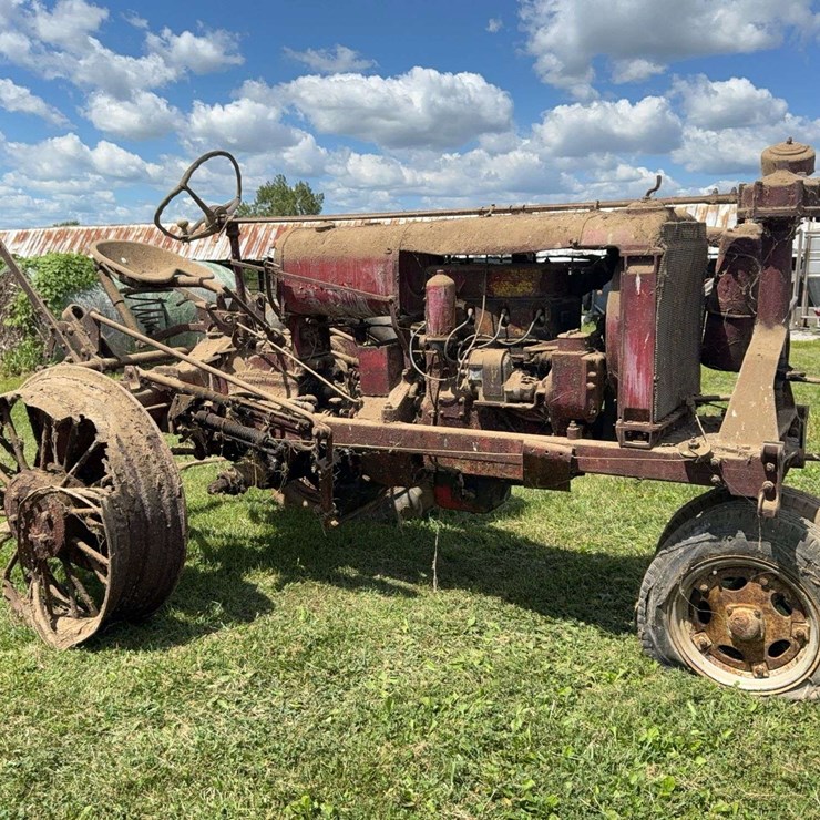 Farmall F-20