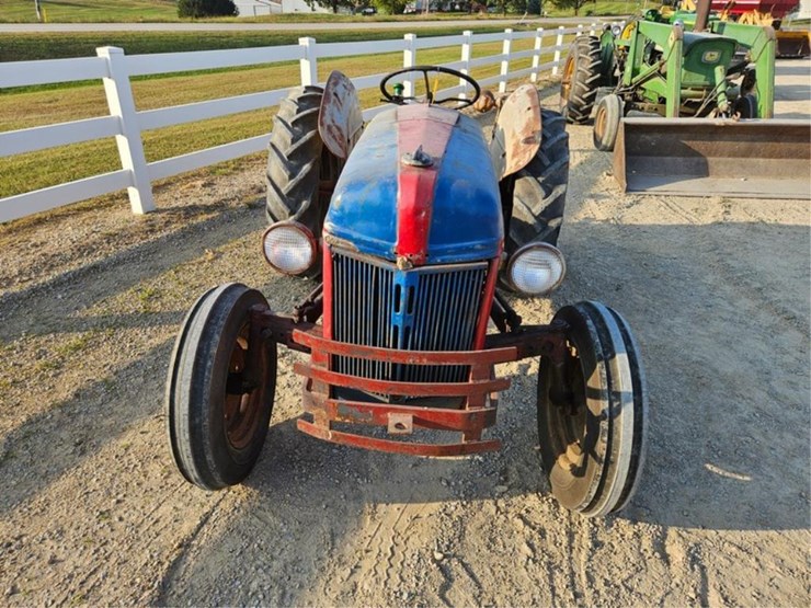 1951-ford-8n-image-8