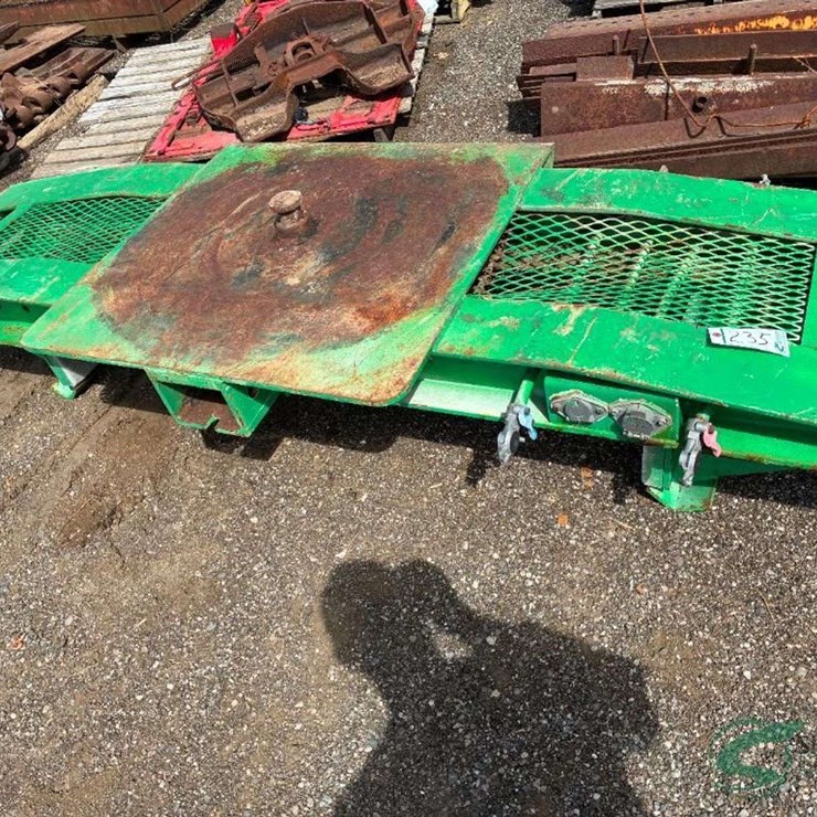 Semi fifth wheel trailer side plate