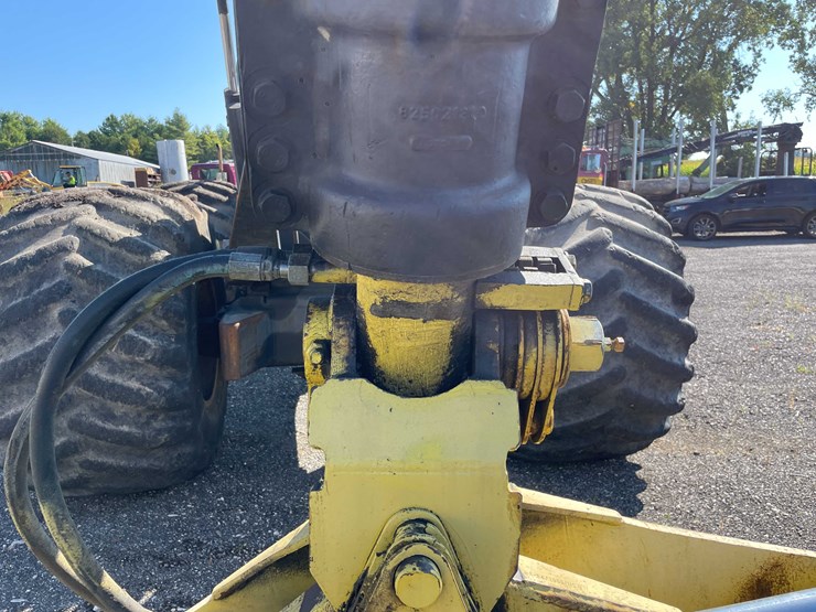 2000-john-deere-660-image-31