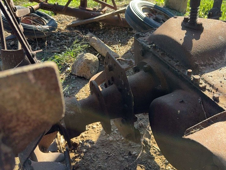 farmall-f-12-image-30