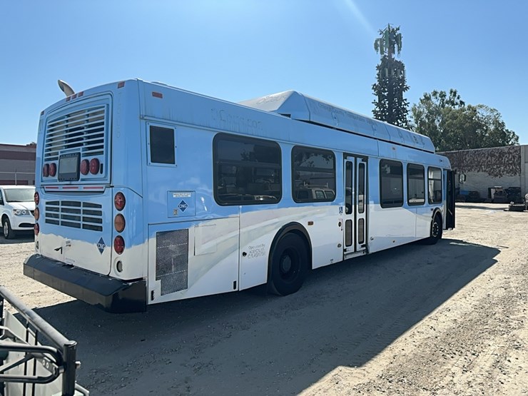 lot#--2012-new-flyer-c40lfr-transit-bus-image-4