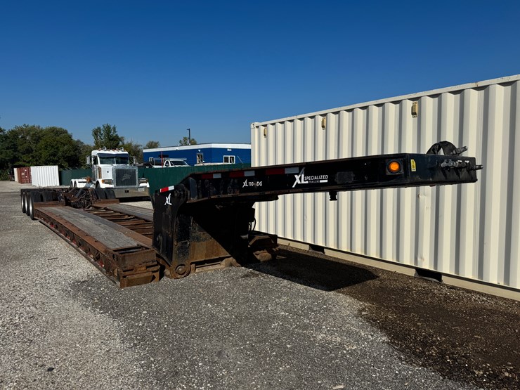#3002-•-2015-xl-110-hdg-tri-axle-lowboy-trailer-(has-wi-title)-(waukesha,-wi)-image-3