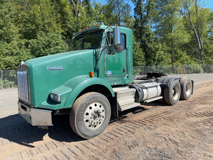 2015-kenworth-t800-image-1